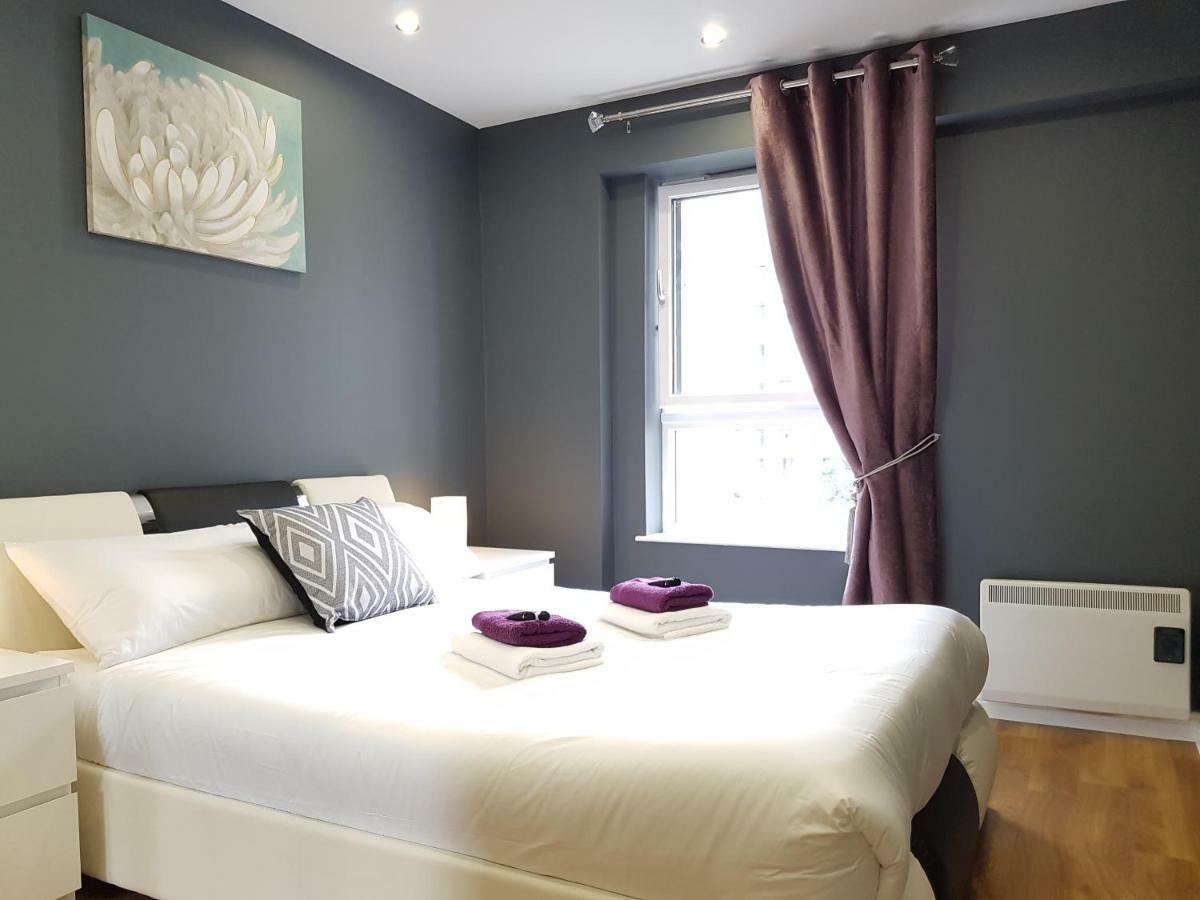 Glasgow'S Modern & Stylish 3 Bedroom Aparment Esterno foto