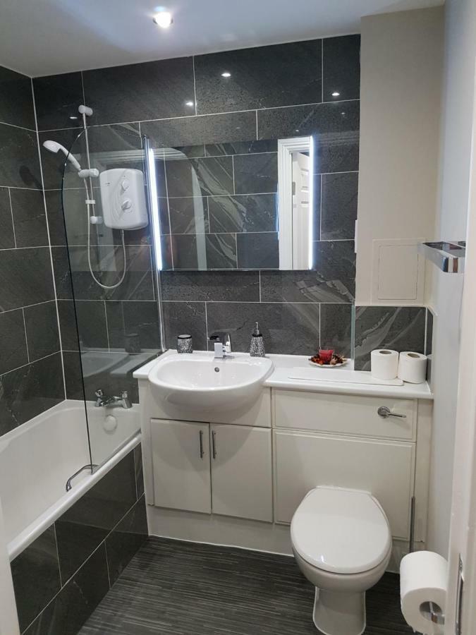 Glasgow'S Modern & Stylish 3 Bedroom Aparment Esterno foto